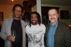 J. Carlos, jornalista da rádio MEC, ao lado de Robertinho de Paula e Ricardo Cravo Albin