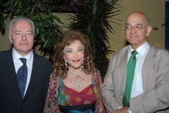 Jean Claude Moyret, Angelique Chartouny e Luís Edmundo Costa Leite, secretário de Ciência e Tecnologia (Foto: Marco Rodrigues)