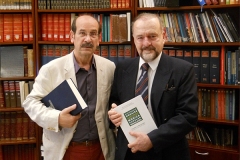 Cravo Albin e Emilio Casares Rodicio, diretor do ICCMU: Dicionário da MPB agora em espanhol