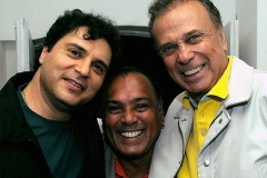 Frejat, Paulinho Mocidade e Pery Ribeiro participaram da cerimônia de inauguração da placa comemorativa