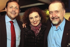 Júlio da Hora, Bia Sion e Cravo Albin comemoram o sucesso do projeto