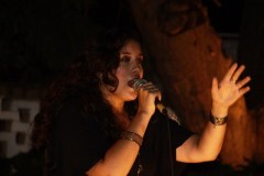 Manu Santos encanta o público com a sua doce voz