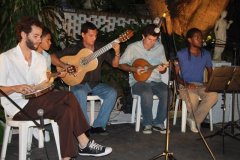 O grupo Os novos chorões abriu a noite