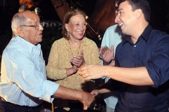 Luiz Murillo Tobias, da Funjor, cumprimenta José Menezes