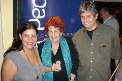 Stela Caymmi, a viúva de Paulo Tapajós (Norma) e Paulinho Tapajós