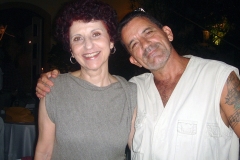 A cantora Clara Redig e o pesquisador Euclides Amaral